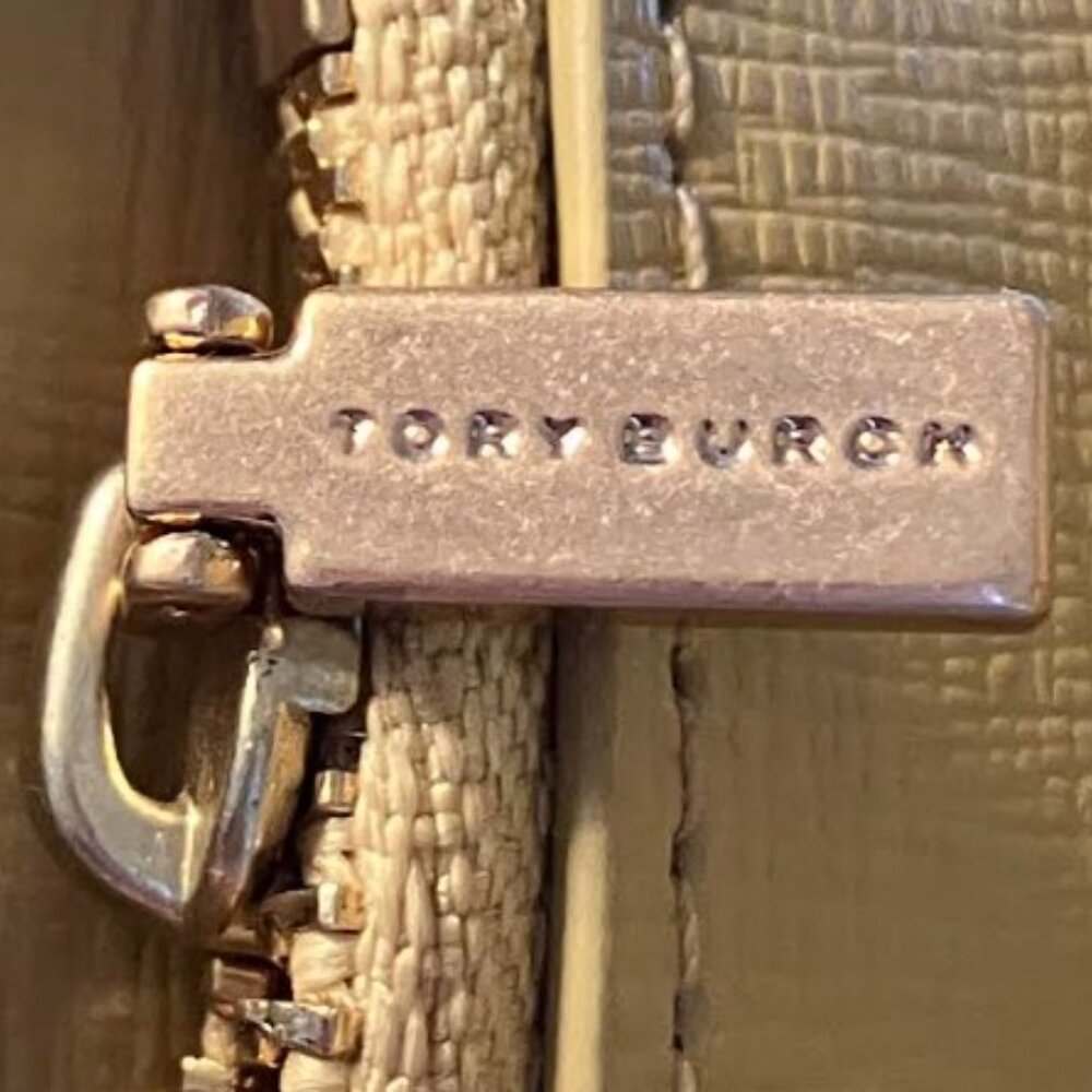 Tory Burch Robinson Zip-Around Continental Wallet Saffiano Leather EUC/Like New - Picture 10 of 10
